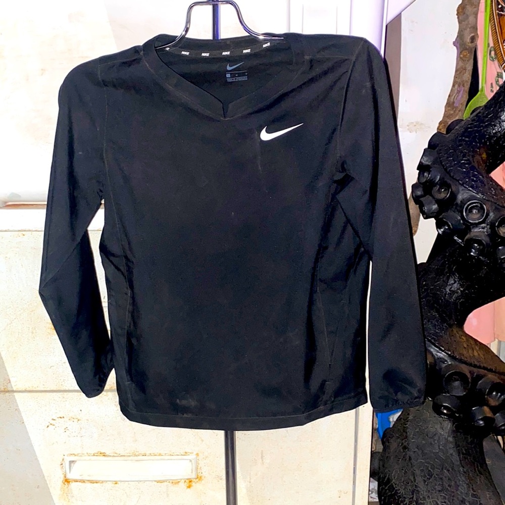 IN NEW CONDITION. NIKE, WATERPROOF, PULLOVER